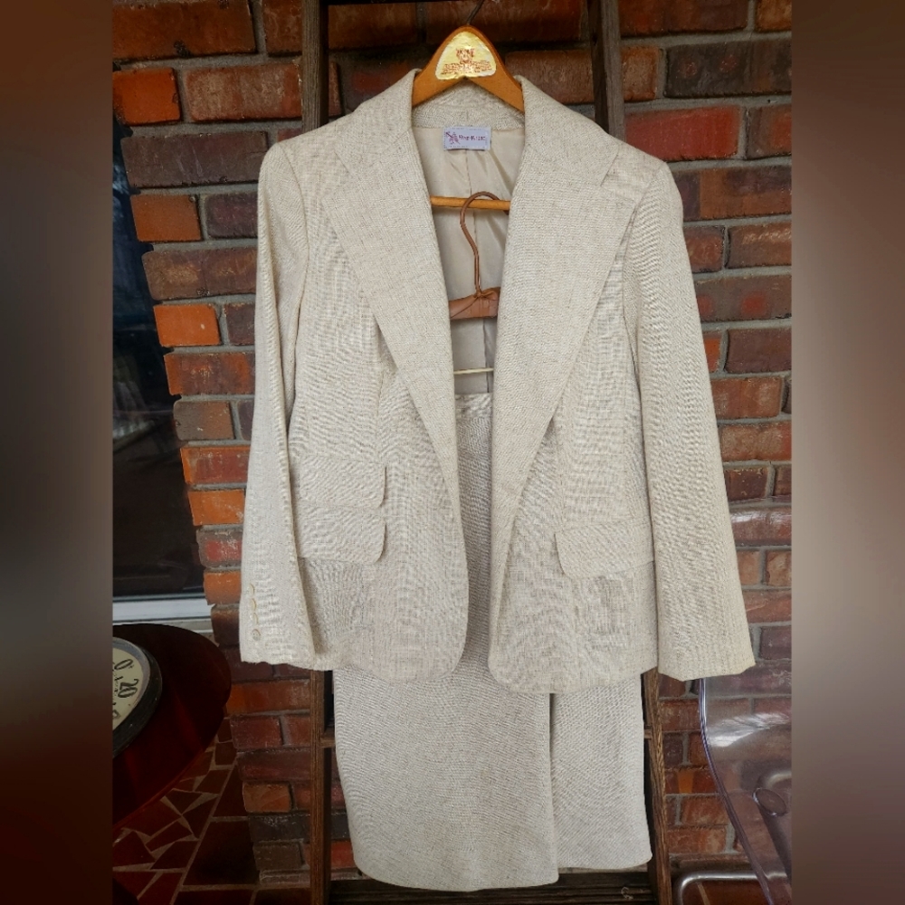 2 piece skirt suit
